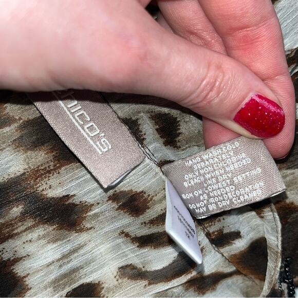 Chico's Brown Patterned Sheer Blouse Size 1 (Medium) - Picture 5 of 11